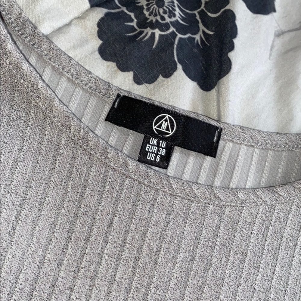 Missguided Cropped Longsleeve - Picture 3 of 3